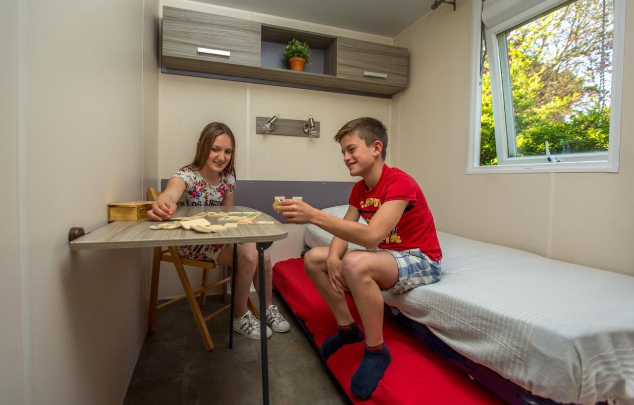 Camping Marina Plage Vitrolles  Exterior photo